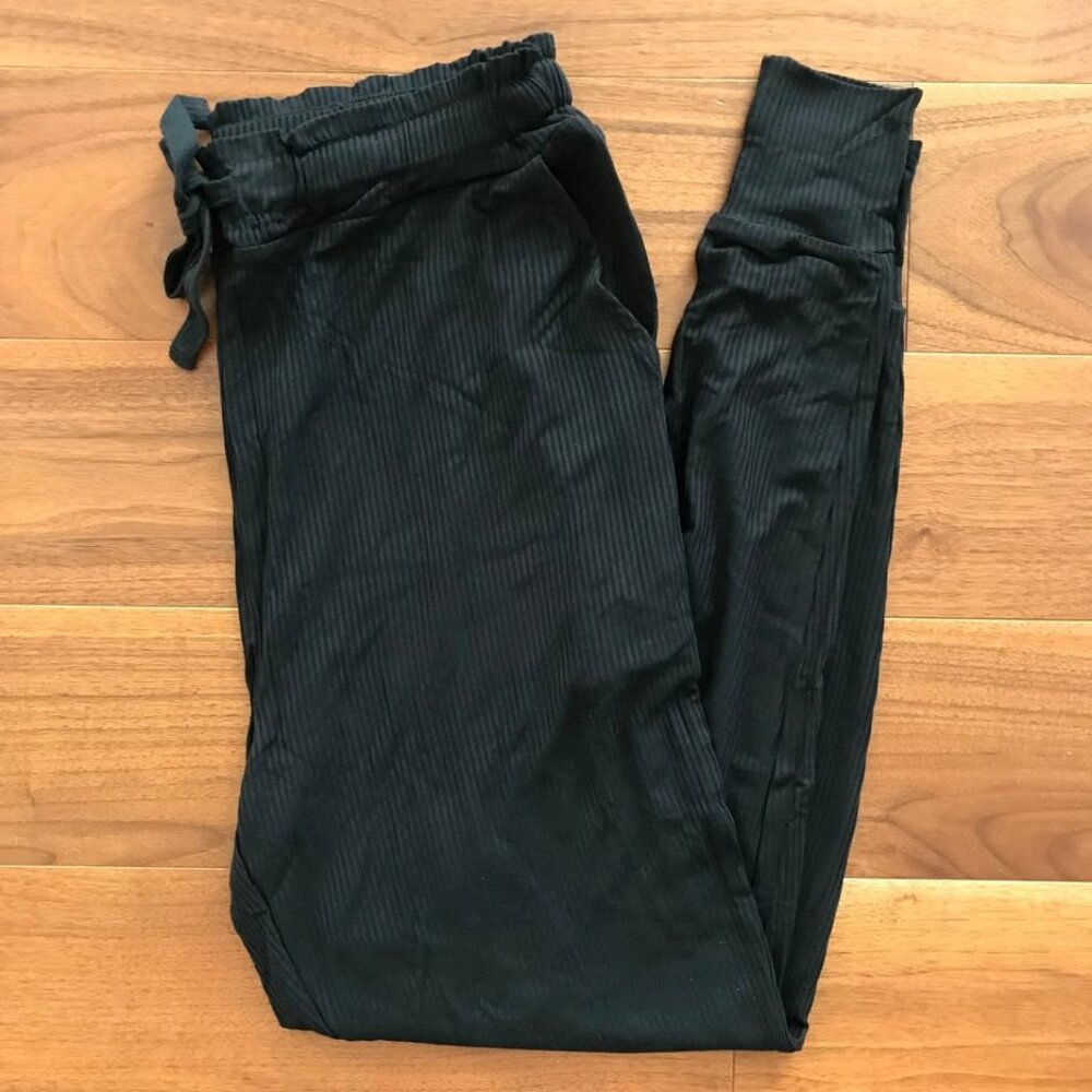 NEW Posh Peanut Women's Paperbag Joggers Black XS